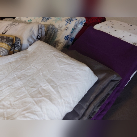 TwinSize Flat Sheet BNDL, 9 flat sheets! Washed but not used, perfect CONDITION - Picture 5 of 5